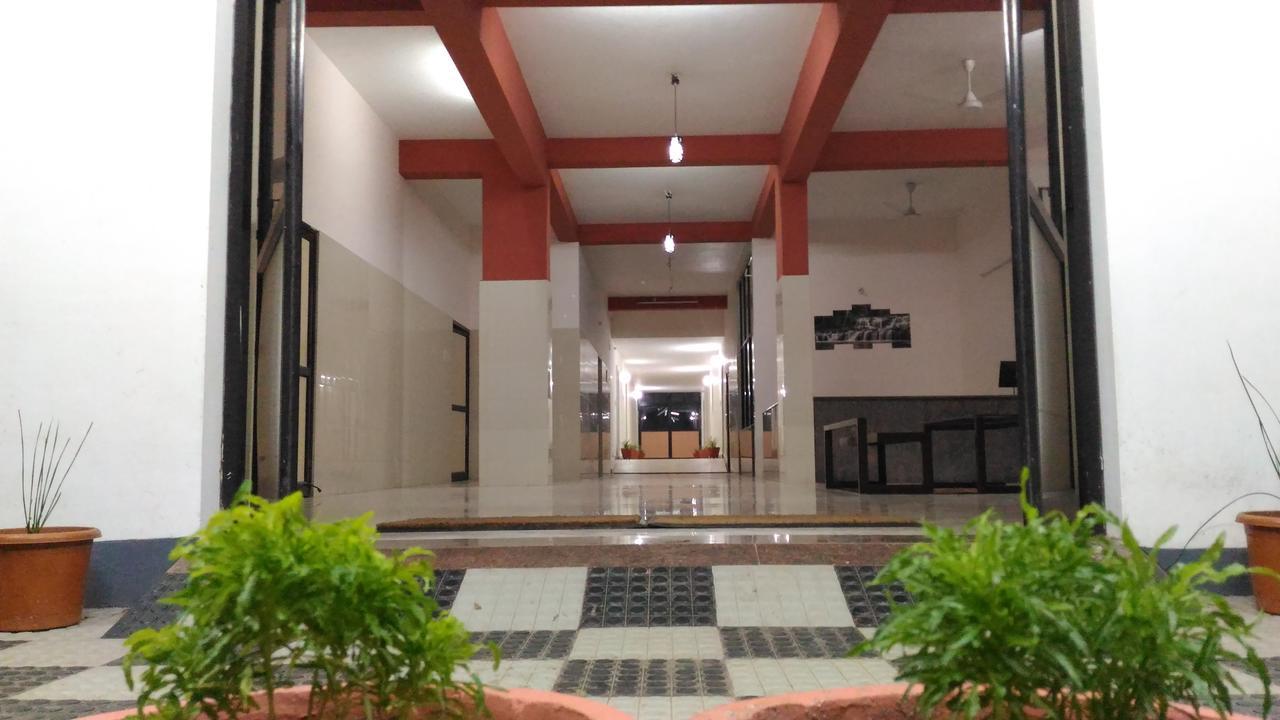 Hotel Dhoni Castle Palakkad Exterior foto